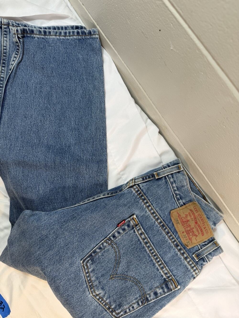 Levi's Mens 30x32 Jeans 550 Blue Relaxed 100% Cotton Denim Pockets Medium
